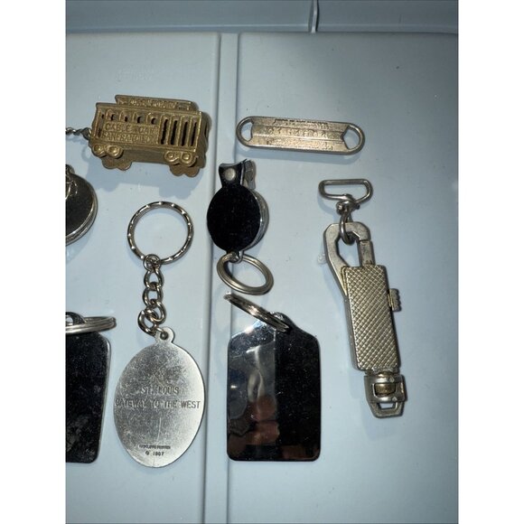 Souvenir Vintage Keychain Lot Military Cable Car Sydney Opera House US States - Picture 11 of 13